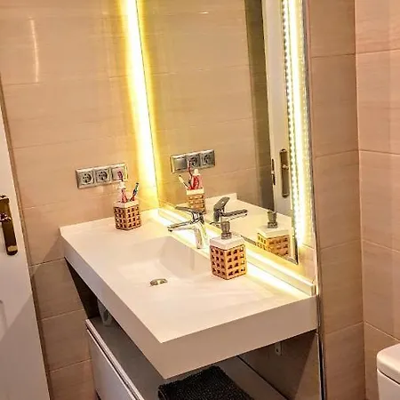 Impresionante Primera Línea De Playa, Bajondillo Apartamento